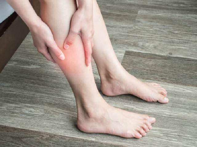 4 Signs You May Have Deep Vein Thrombosis -- Symptoms, Causes, Effects, Treatment and Prevention