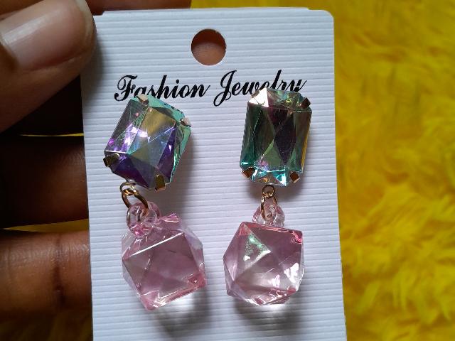 Fashion earrings 